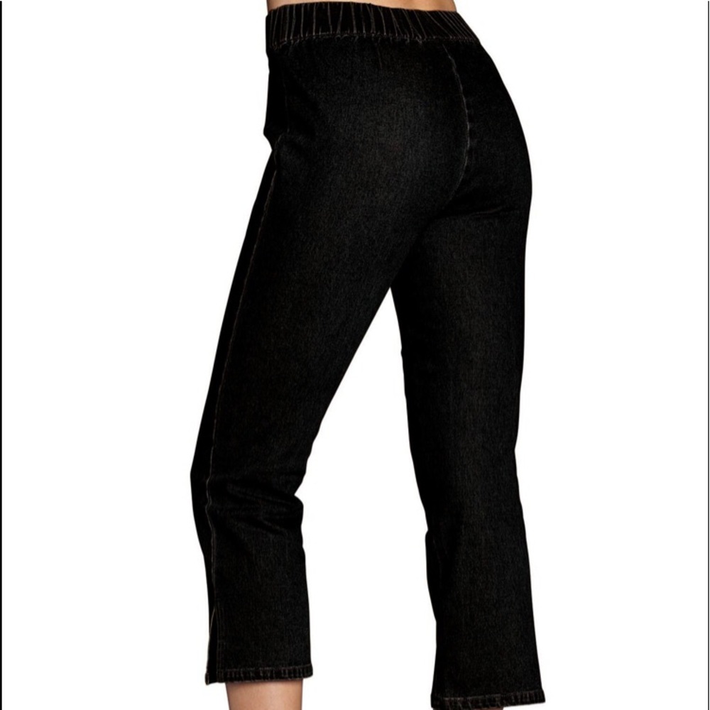 Metro Blue pull on perfection Capri